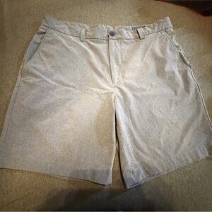 Vineyard Vines Men's Light Gray Flat-Front Shorts